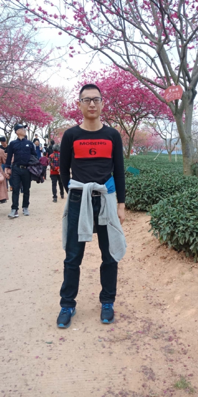 小梁的第一张照片--龙海交友网