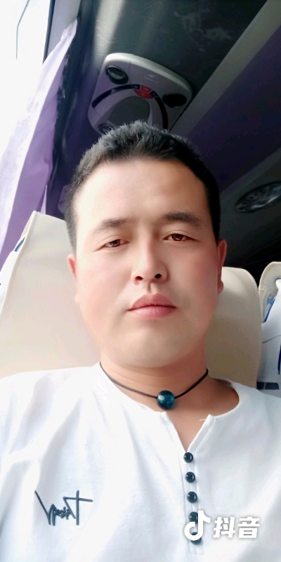 瞬间被爱上的第一张照片--龙海交友网