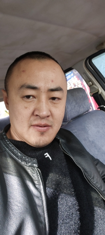 精神九哥的第一张照片--龙海交友网