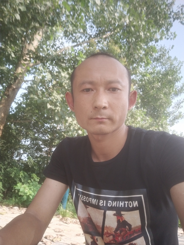 80大叔的第一张照片--龙海交友网