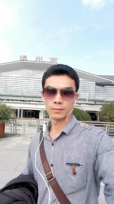 错把真心喂了狗的第三张照片--龙海交友网