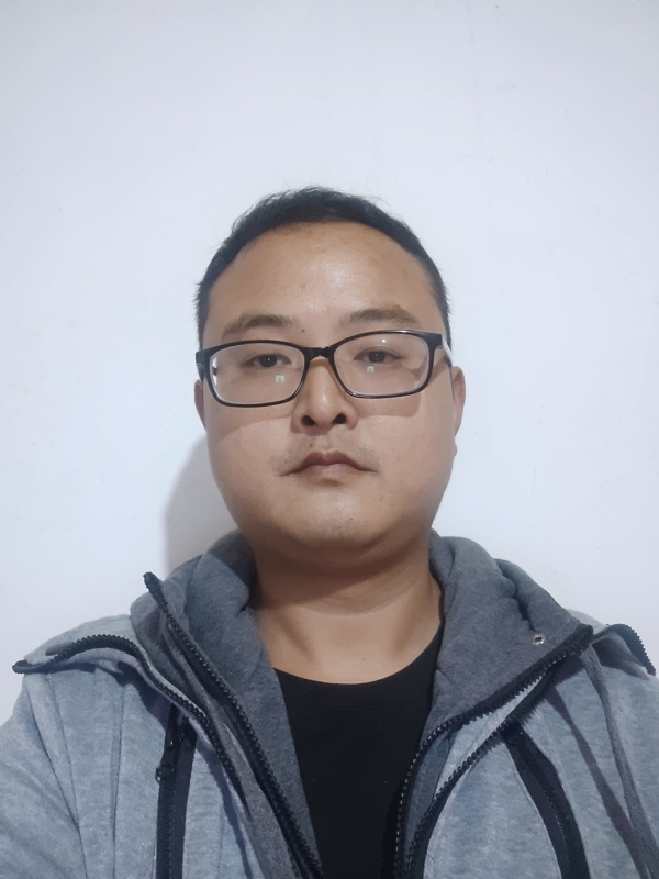 爱在一瞬间的第一张照片--龙海交友网