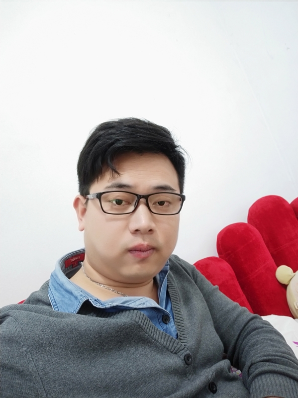 何必在亿的第一张照片--龙海交友网