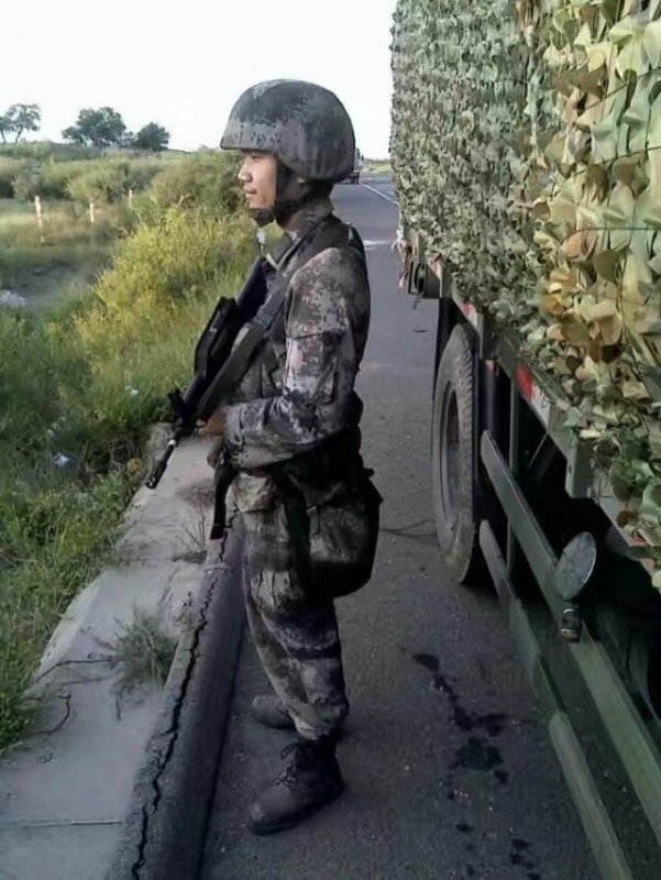 搬砖中的第一张照片--龙海交友网