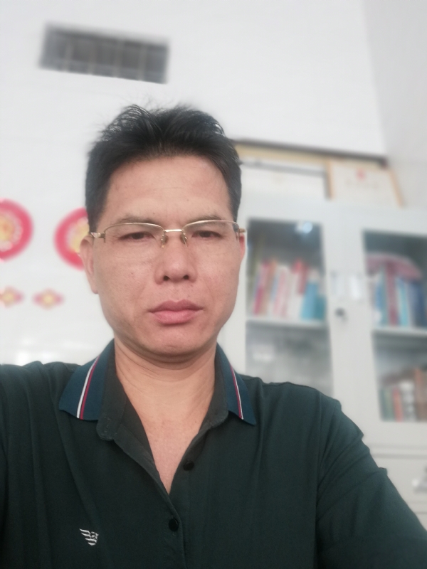 后视镜的第二张照片--龙海交友网