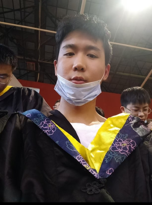 落落大方的第一张照片--龙海交友网